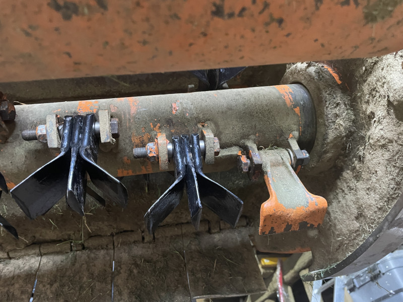 IMG_4357.jpeg (350.42 Kio) Vu 3002 fois Couteaux vs marteaux