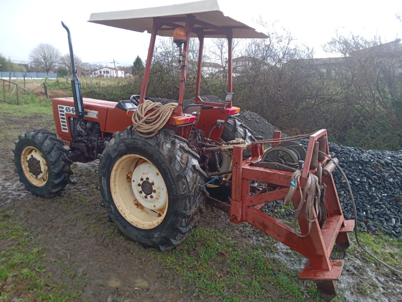 Au bois avec un treuil de gmc garwood et 70 mtrs de câble.