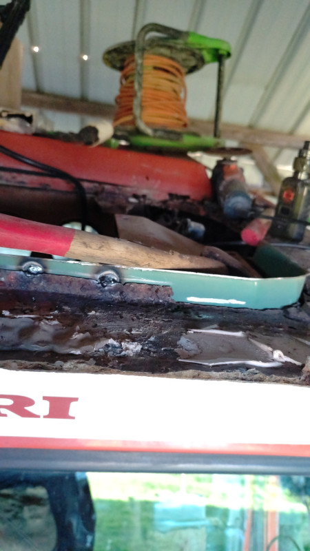 Snapchat-1014719518.jpg (820.69 Kio) Vu 12115 fois Création d'un nouveau bord avec de la tôle fine, léger pointage pour la tenue provisoire