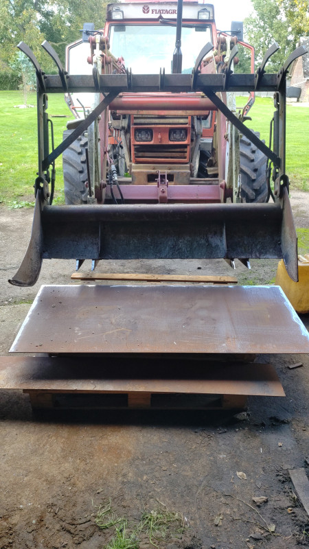 Snapchat-1554897137.jpg (2.87 Mio) Vu 726 fois Ah oui je lui ai refait la tôle du godet entre temps